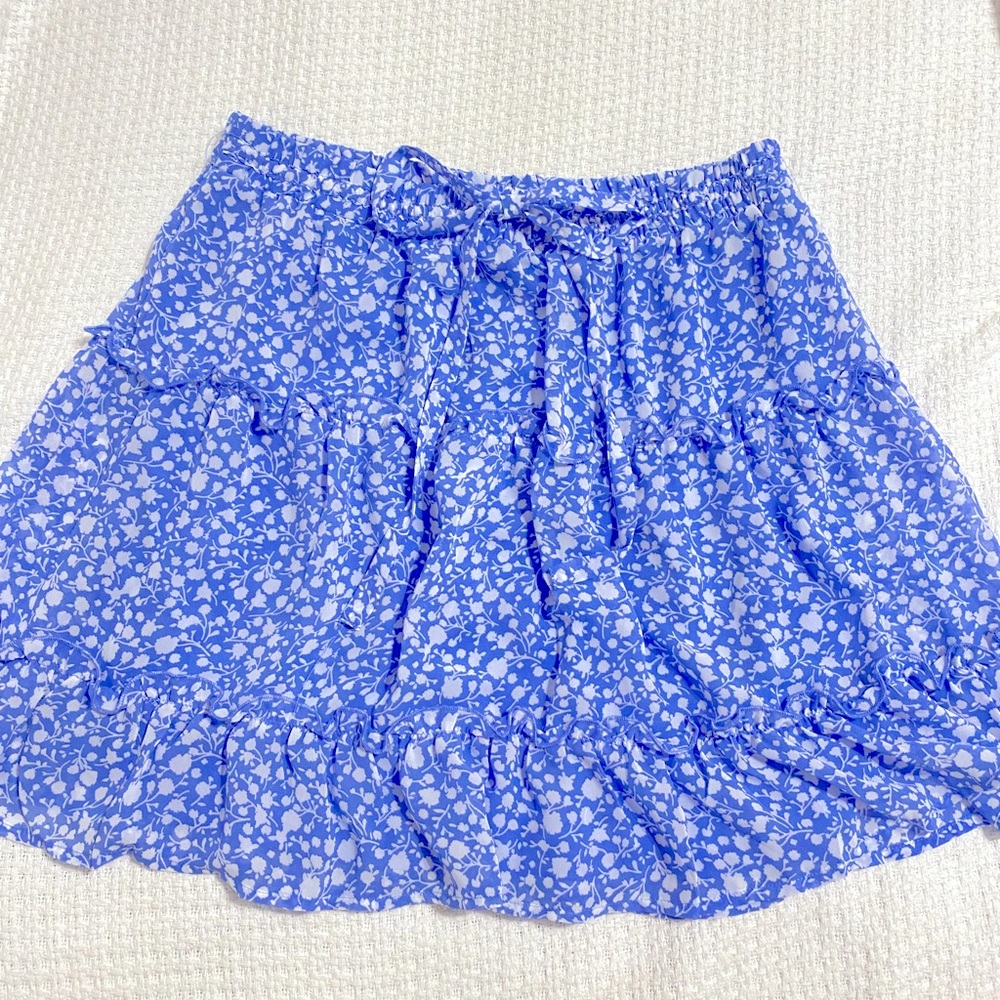 Sienna Sky skirt! Brand new, never worn! Not too short